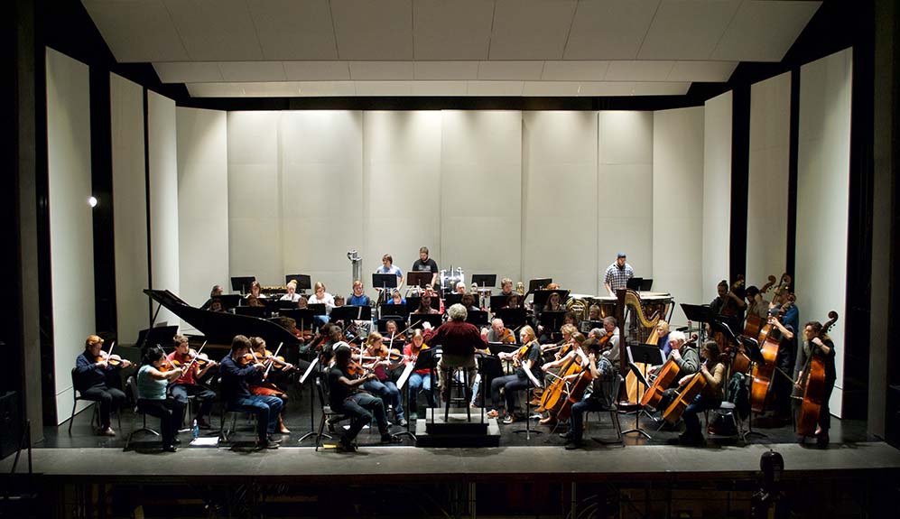 KSC Orchestra performs.