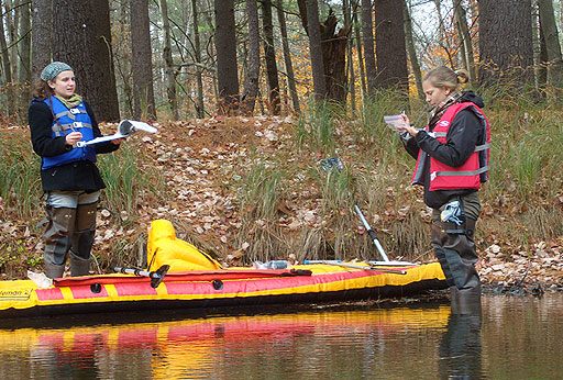 Envirnomental Studies students Sylvana Maione and Nikki Leeman conducting research at the Faulkner and Colony Dam