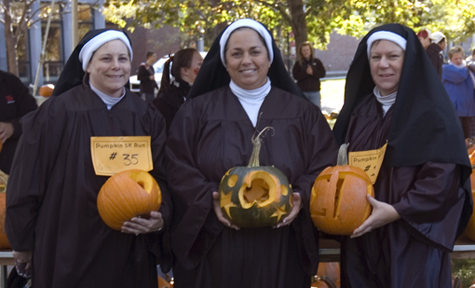 Nuns on the run (l–r) Patty Farmer, Amanda Warman, and Beth Zinn (Lynn Roman photo.)