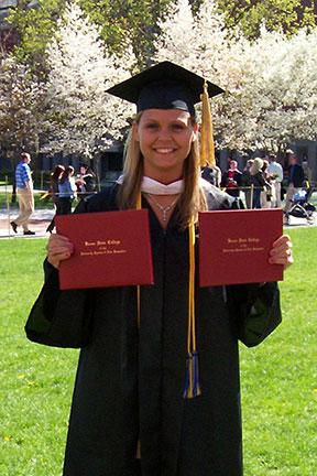 Hilary Hartford ’07