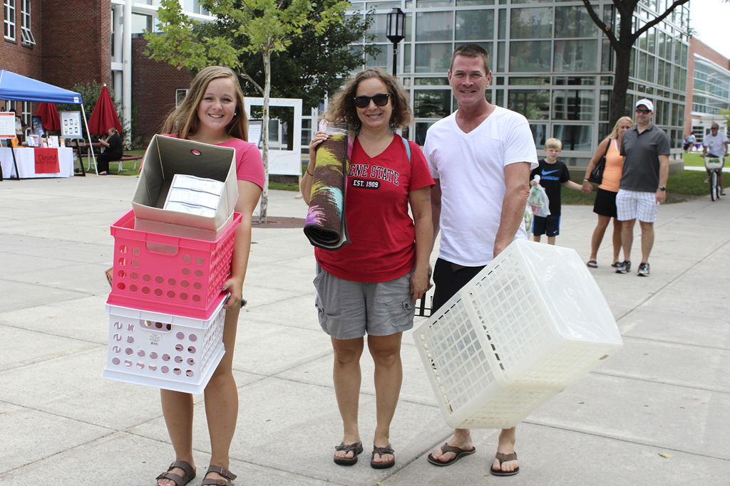 Students (and parents) stock up to move in. Photo by Lynn Roman.