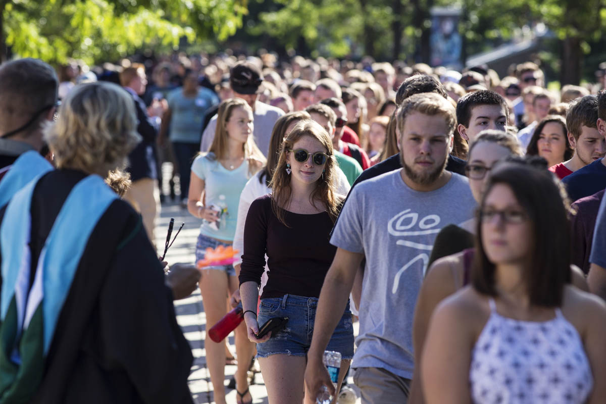 Staff and Faculty Greet the Class of 2019