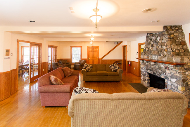 Spacious Living Room & Fireplace