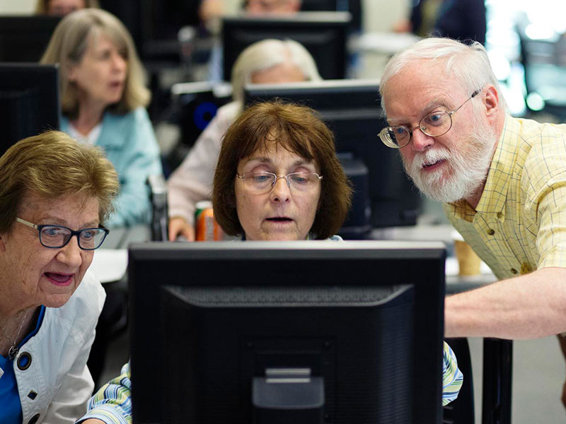 NH State Archivist Brian Burford '72 teaches at the July 11th workshop