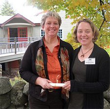 Sharyn D’Eon ’92 (left) with Harris Center naturalist Jenna Spear O’Mara
