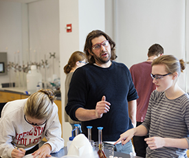 Students in the lab with Dr. Jim Kraly