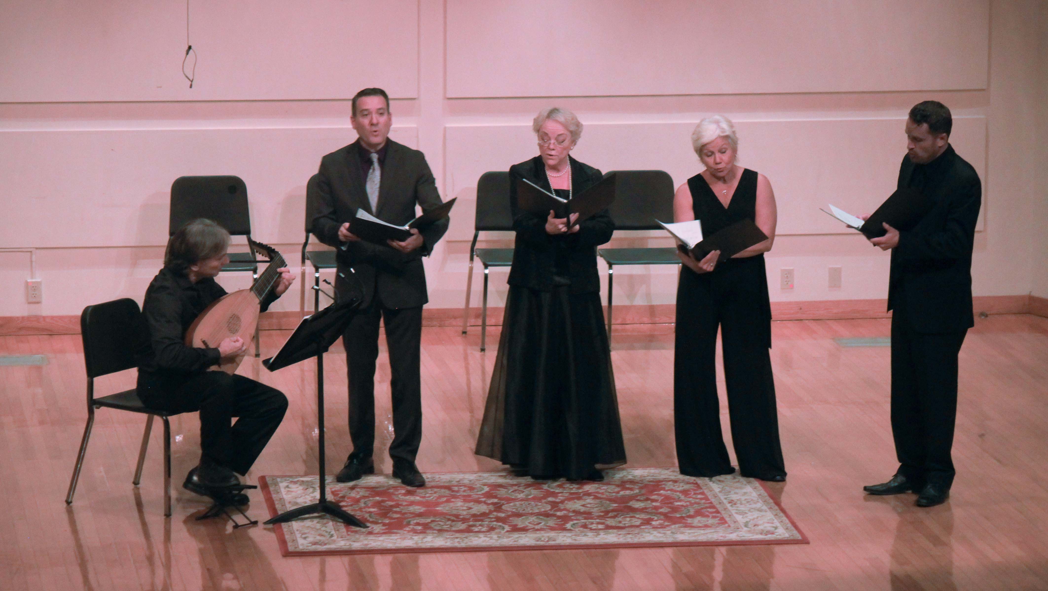 Gravitacion is an early music ensemble.