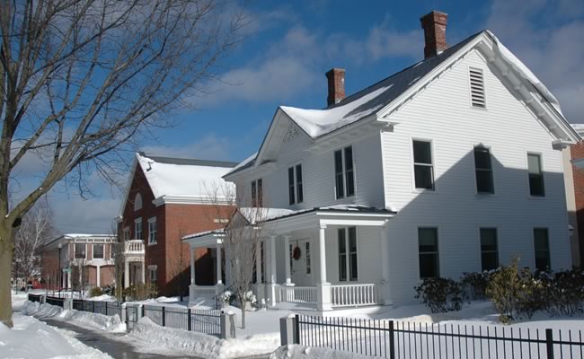 The spacious Alumni Center opened in 2010 and serves as meeting place for alumni activities and gatherings.