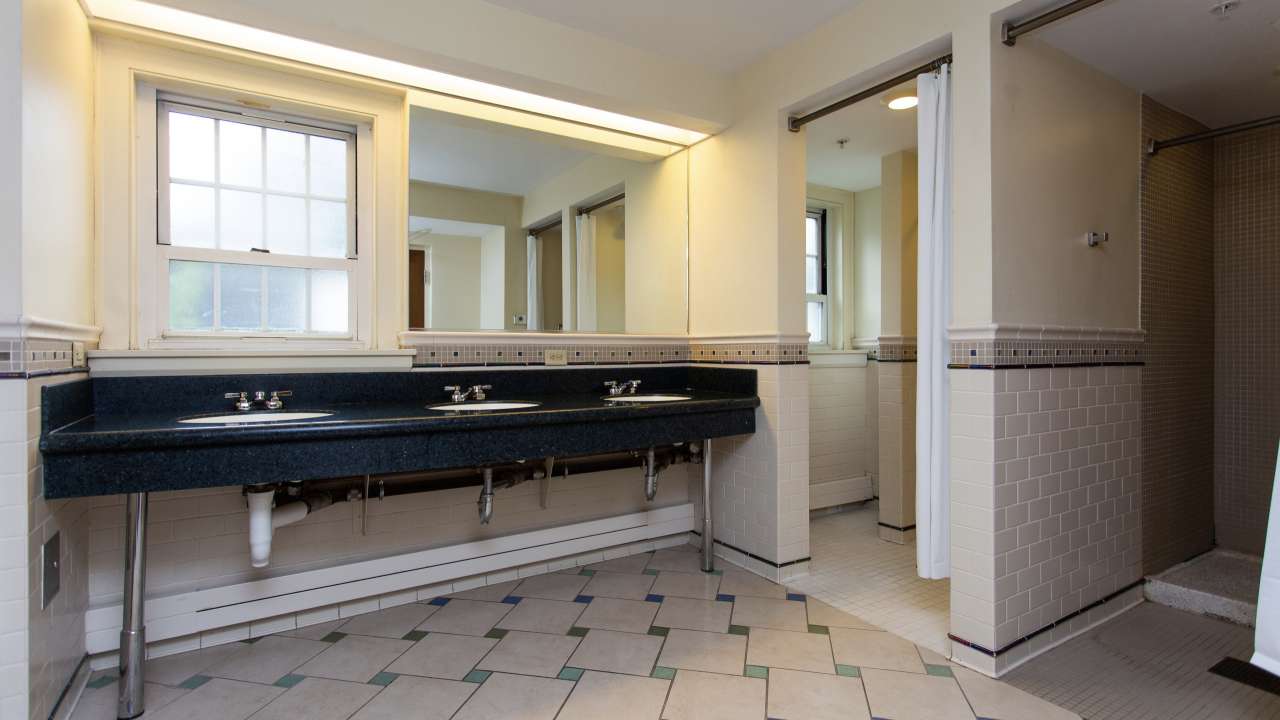 Fiske Hall, bathroom