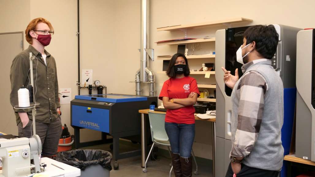 Dr. Habib and students conducting bio-printing research