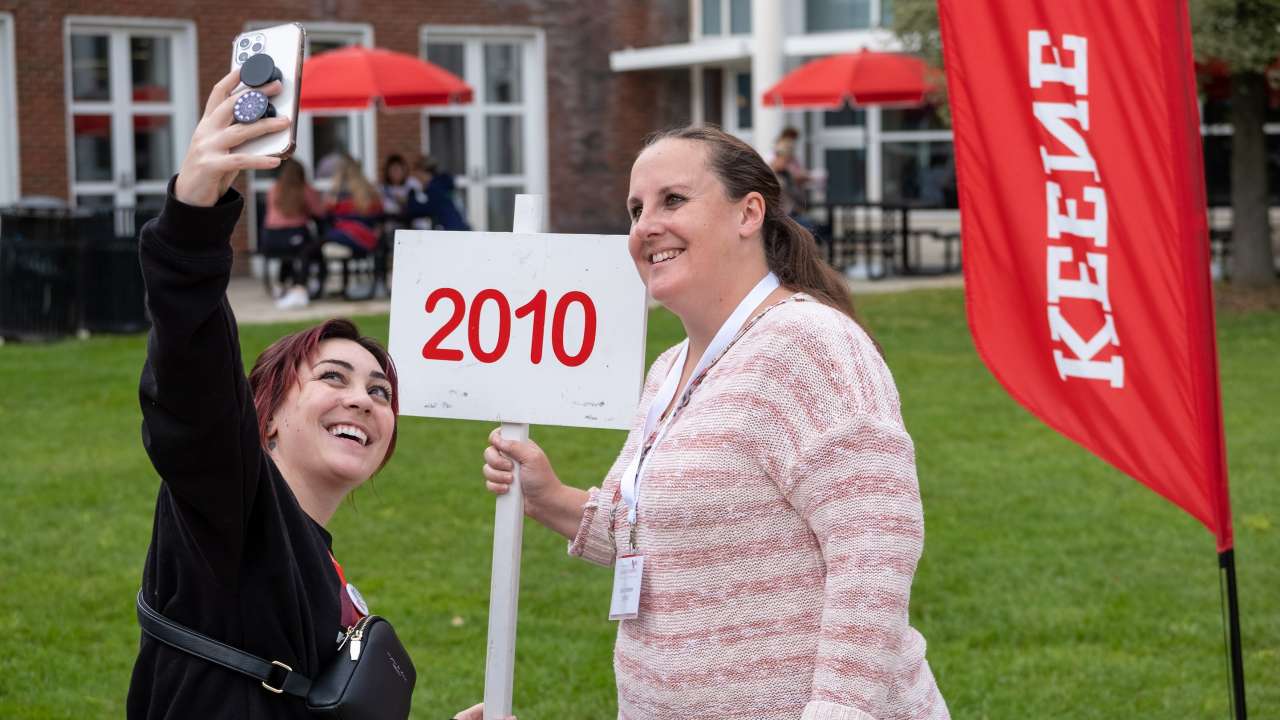 2010 Alumni Before the Parade of Classes