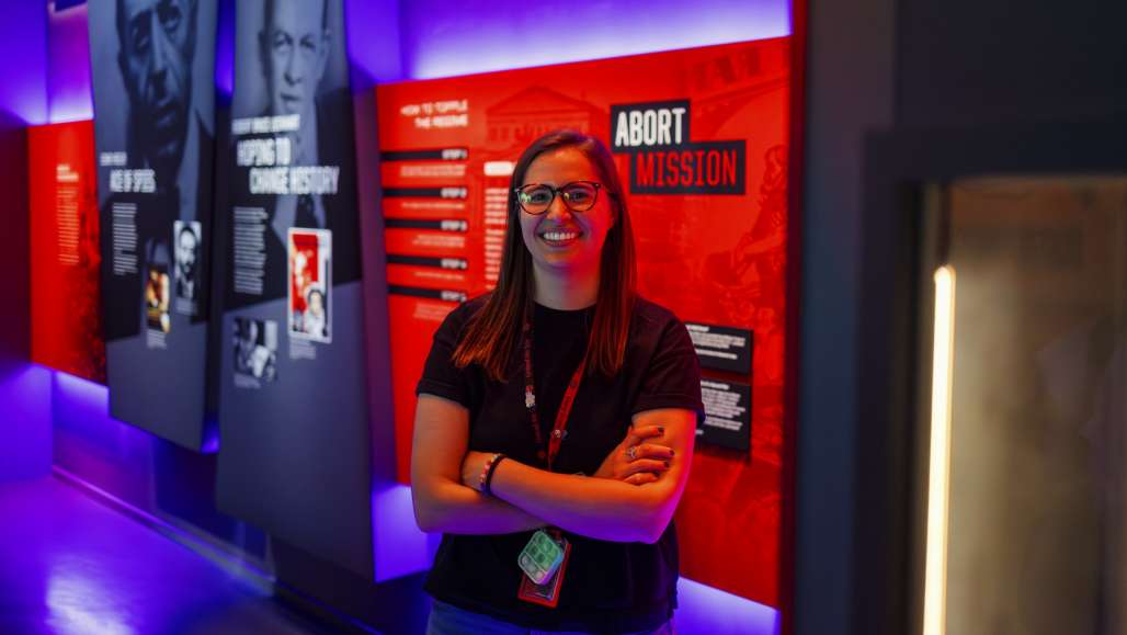 Madison Strausser '17 at the International Spy Museum