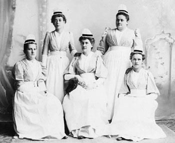 The first class to graduate from the Cheshire Hospital School of Nursing (then the Elliot City Hospital) in 1895.